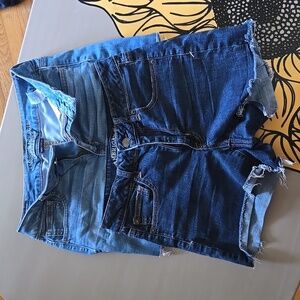 Bundle of 2 AE cut off jeans shorts